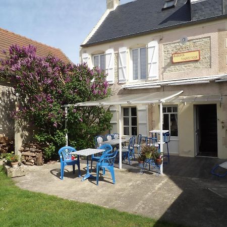 Chambres Et Tables D'Hotes A L'Auberge Touristique Meuvaines Bagian luar foto
