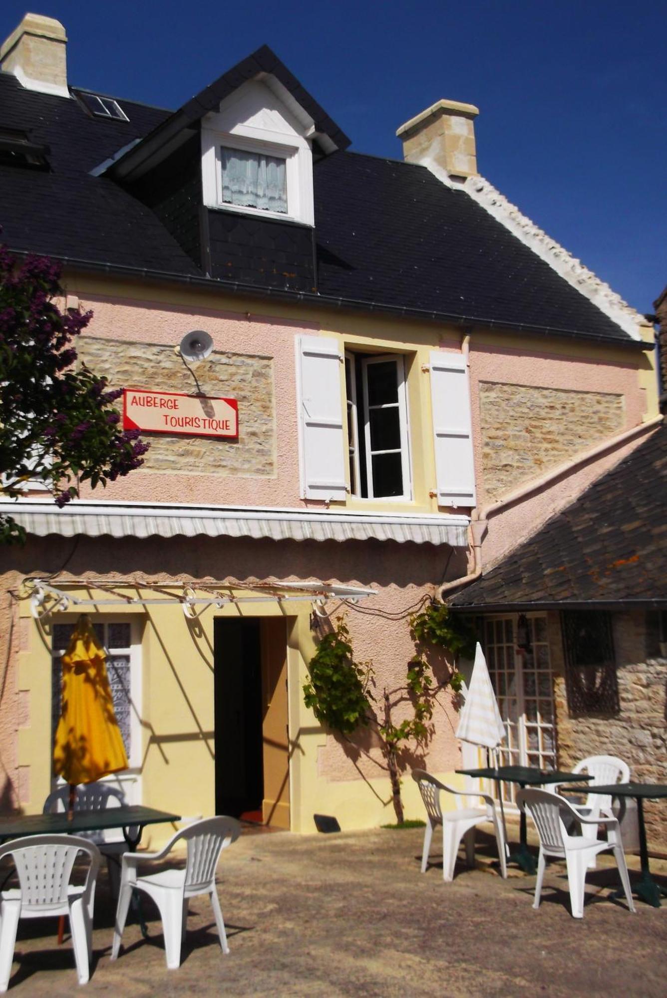 Chambres Et Tables D'Hotes A L'Auberge Touristique Meuvaines Bagian luar foto