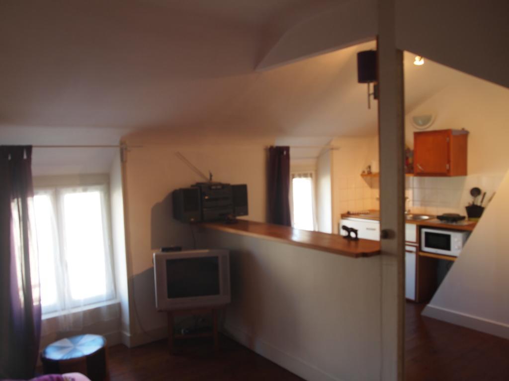 Chambres Et Tables D'Hotes A L'Auberge Touristique Meuvaines Bagian luar foto