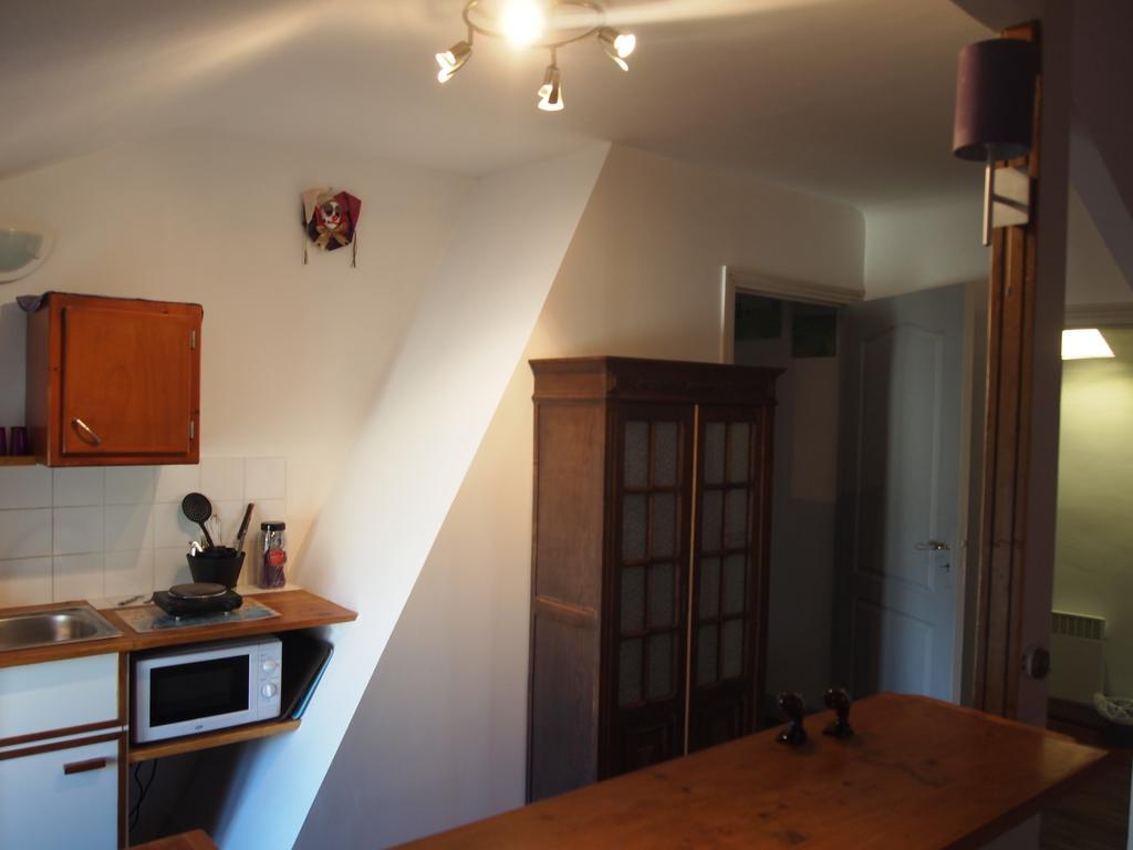 Chambres Et Tables D'Hotes A L'Auberge Touristique Meuvaines Bagian luar foto