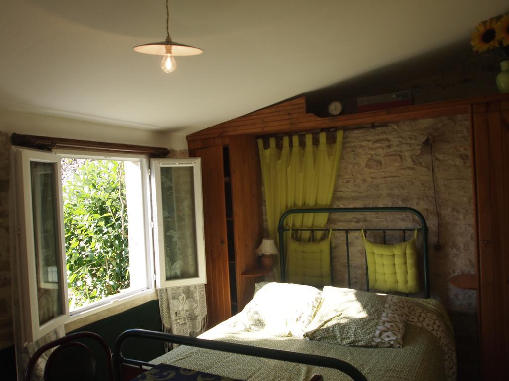 Chambres Et Tables D'Hotes A L'Auberge Touristique Meuvaines Bagian luar foto