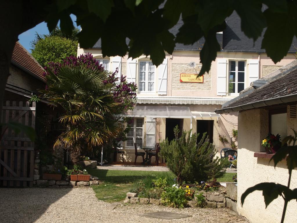 Chambres Et Tables D'Hotes A L'Auberge Touristique Meuvaines Bagian luar foto