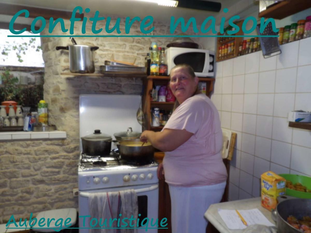 Chambres Et Tables D'Hotes A L'Auberge Touristique Meuvaines Bagian luar foto